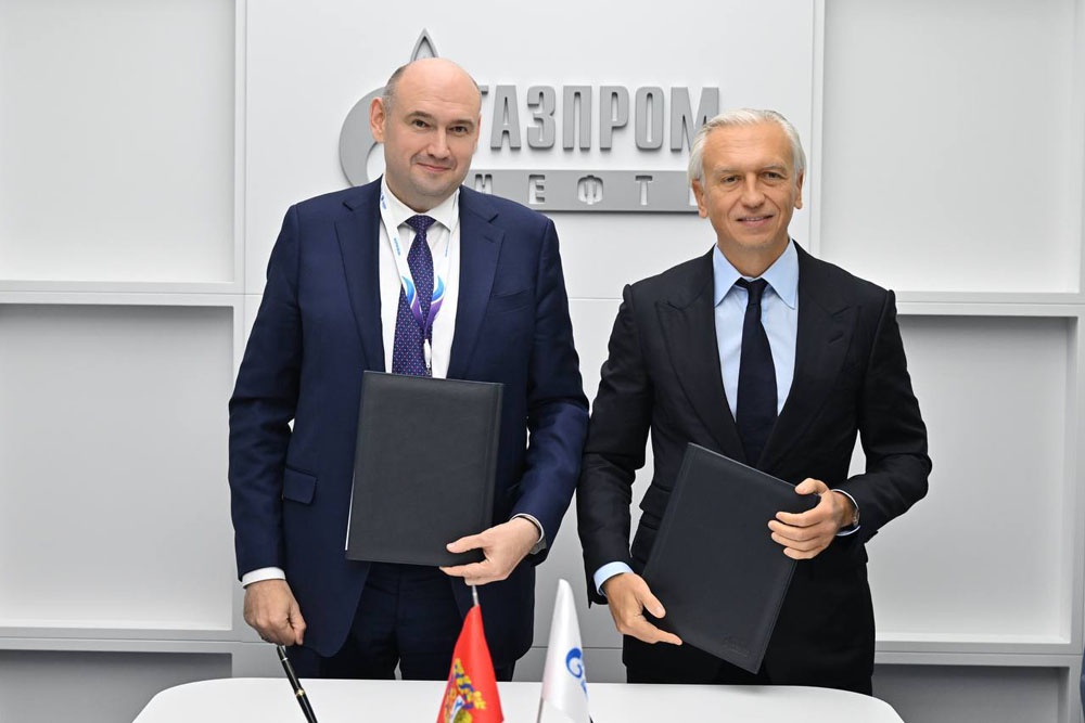 Соглашение подписали губернатор региона Евгений Солнцев и председатель правления компании Александр Дюков.