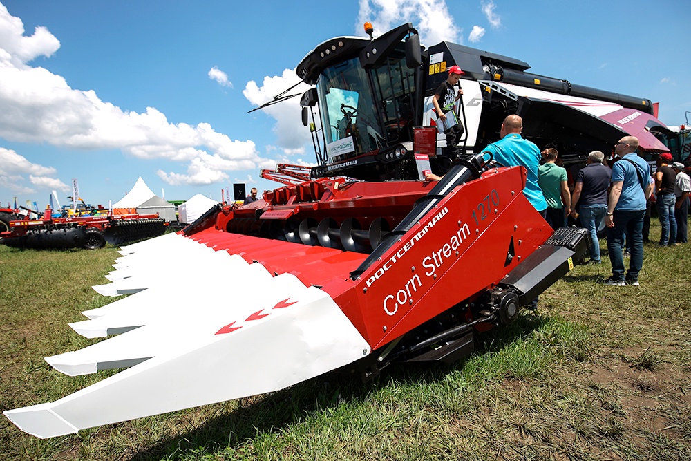 Беспилотная сельхозтехника умеет работать точно и с высокой производительностью.