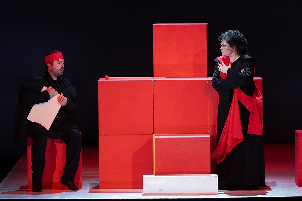 Агунда Кулаева в роли царевны Фенены не уступала в выразительности центральному герою Набукко (баритон Василий Ладюк). 