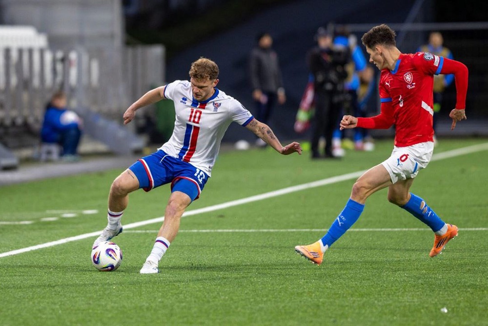 Среди тех, кто пострадал от островитян в этом отборе, такие крепкие команды, как сборные Черногории и Чехии.