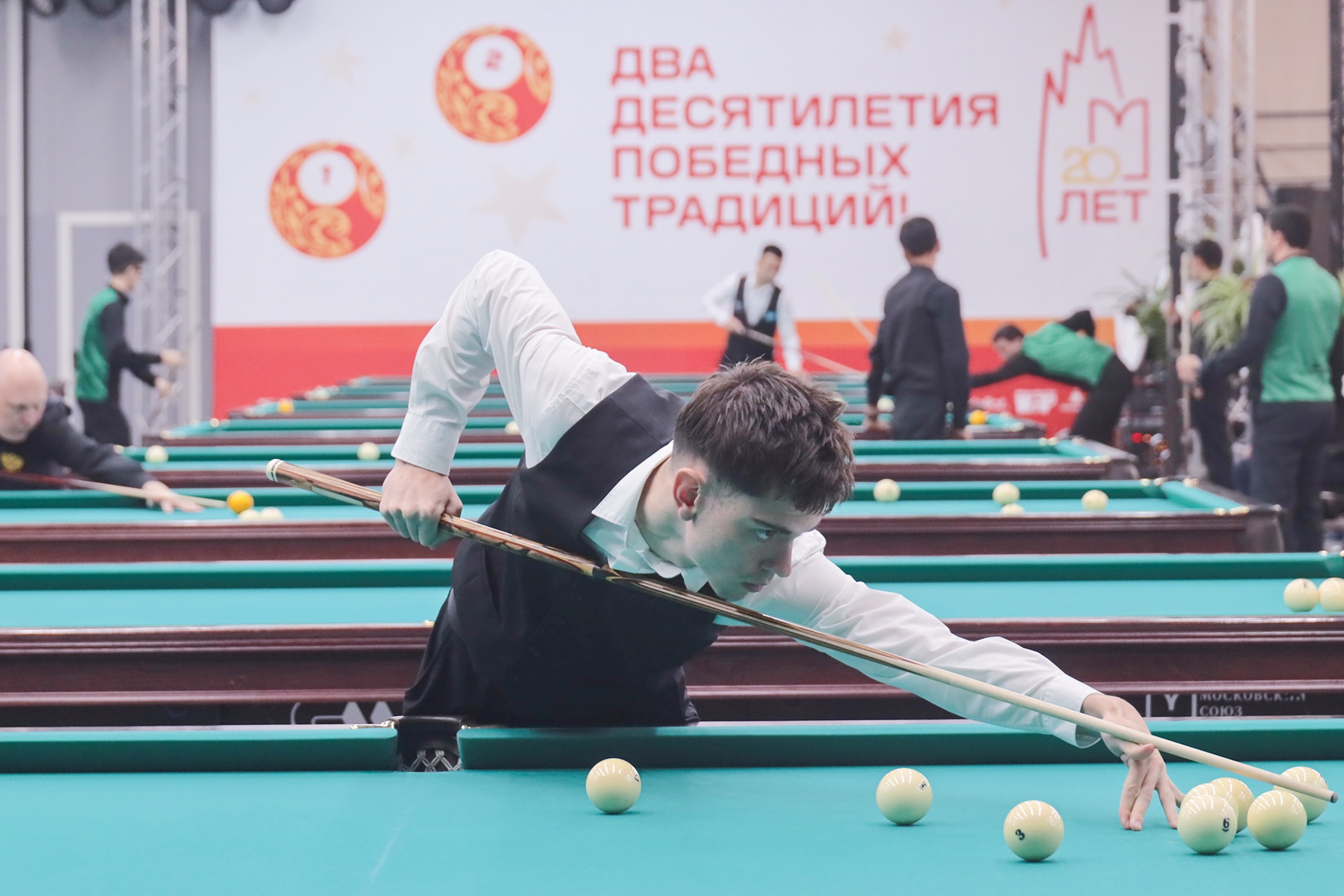 О юбилее "Кубка Кремля" напоминает красочное оформление игрового пространства, где на старте турнира плотный график.