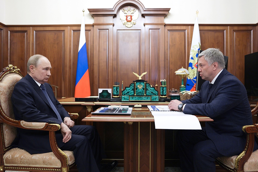 Владимир Путин похвалил Алексея Русских за пропаганду семейных ценностей в регионе.