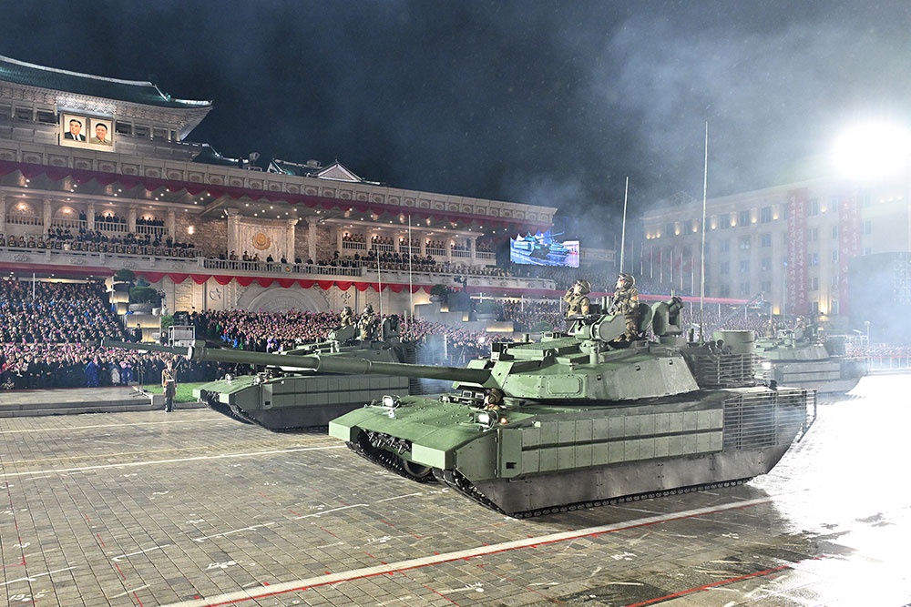 Танк "Чхонма-20" на параде в Пхеньяне