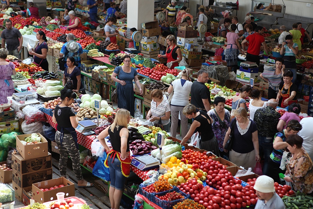 Центральный ростовский рынок - один из старейших в стране. Здесь царит особая атмосфера.