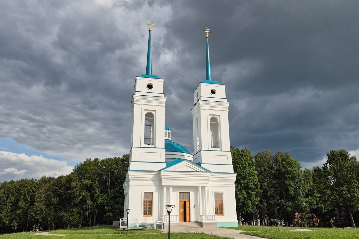 Новый Троицкий храм в Дугине. Новый Троицкий храм в Дугине.