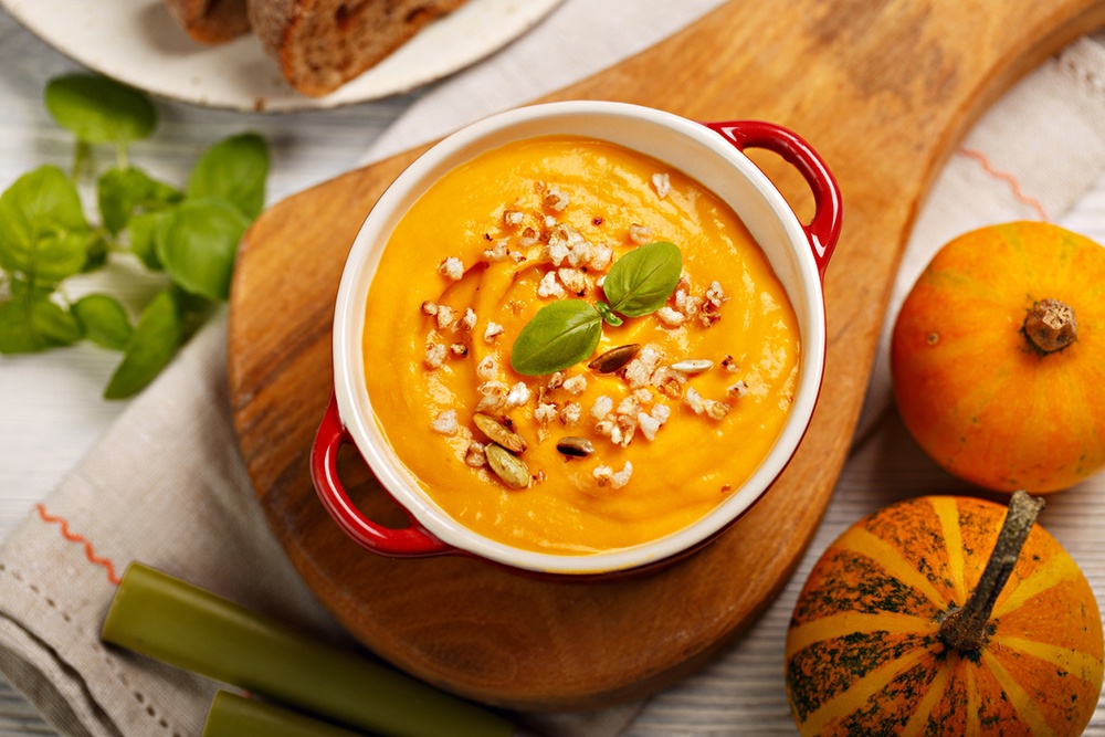 Тыква доступна по цене, хранится дольше других овощей и открывает массу возможностей для завтраков, обедов и ужинов. Тыква доступна по цене, хранится дольше других овощей и открывает массу возможностей для завтраков, обедов и ужинов.