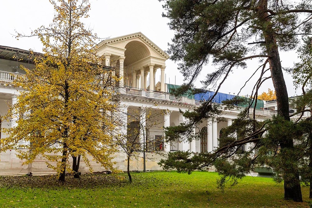 Завершить реставрацию ресторана обещают уже в следующем году.