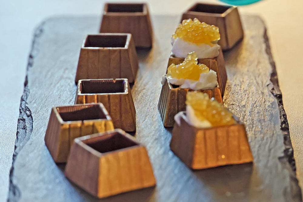 Шоколадные конфеты с икрой речной рыбы придумали в Тюменской области.