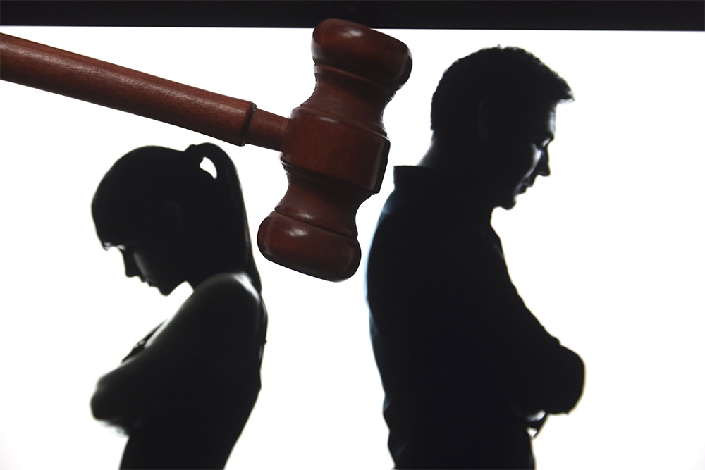 Суд подтвердил, что супруги имеют право включать в соглашение о разделе совместно нажитого и свое личное имущество.