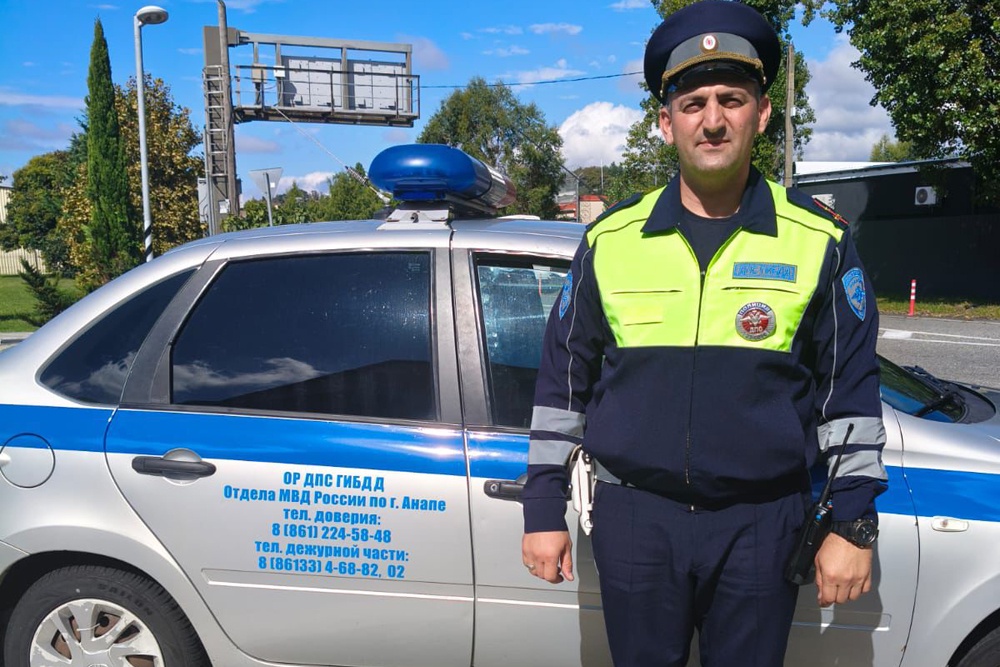 Считанные секунды были у находящегося за рулем патрульной машины Георгия Балабанова для принятия решения