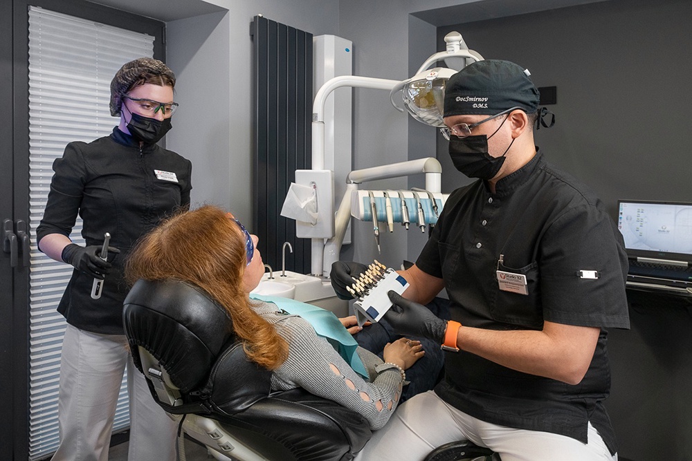 А бормашина - на заднем плане. 