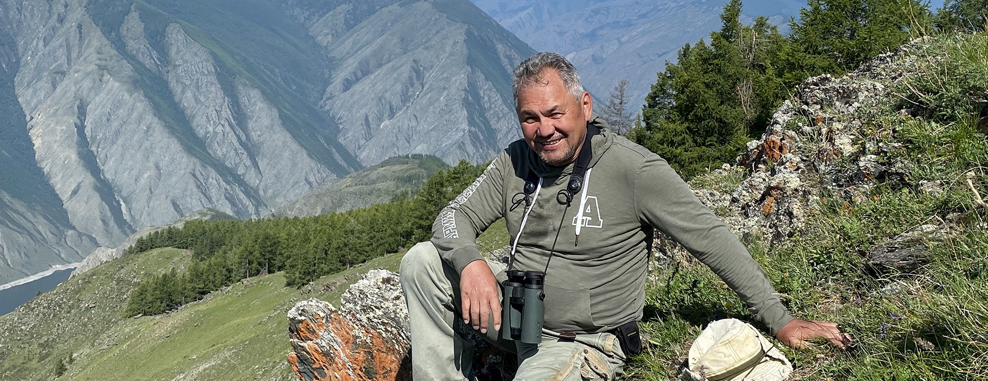 Наглядный аргумент в споре о том, какая страна - самая красивая в мире. Президент РГО - в Саянах.