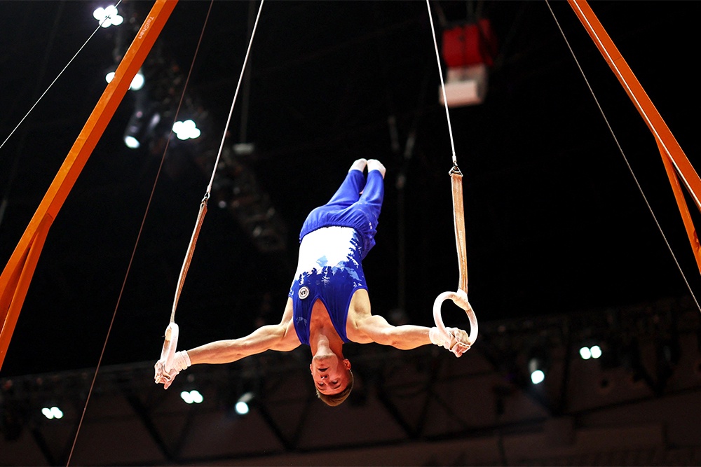 У Даниела Маринова была травма, но он делает программу многоборья: не максимально сложно, но чисто.