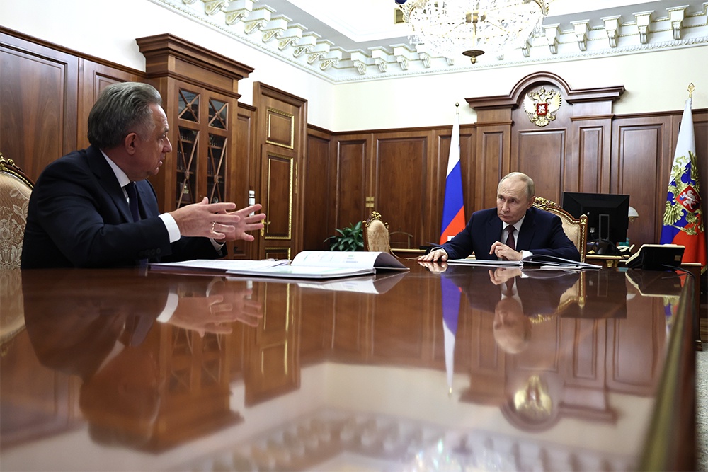 Владимир Путин обсудил с Виталием Мутко развитие "ДОМ.РФ" и ситуацию с ипотекой