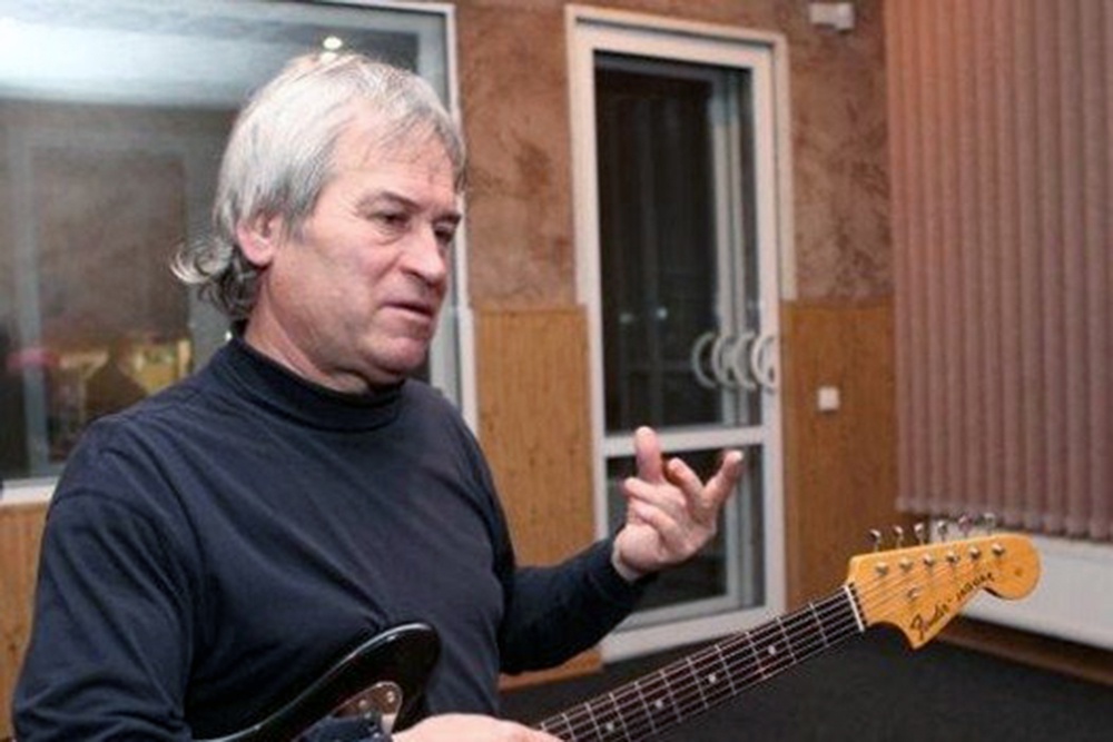 Александру Казаку