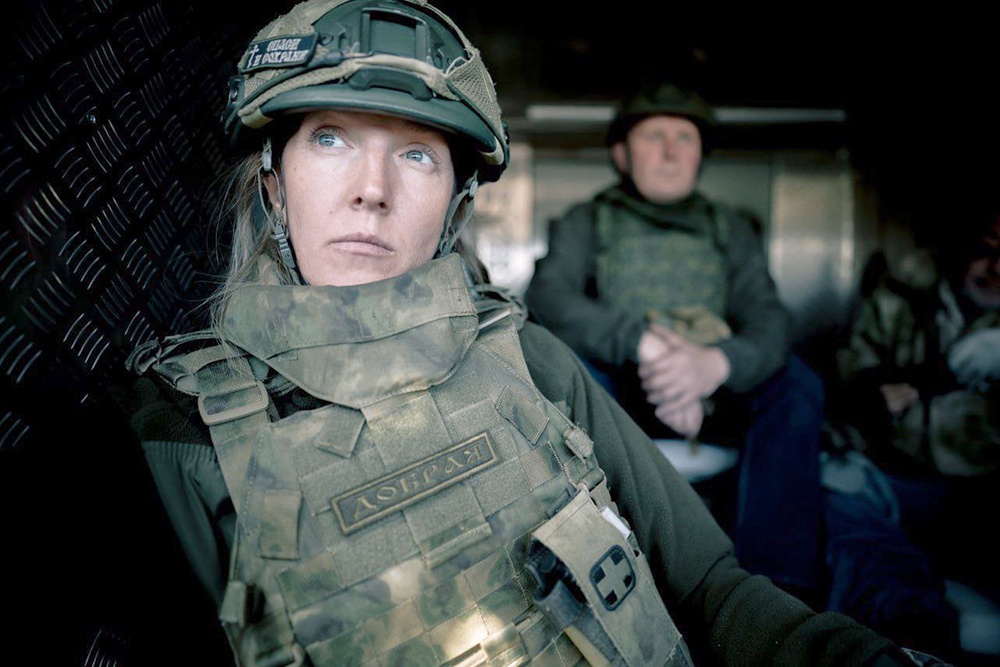 Екатерина Мезинова и ее муж Юрий эвакуировали из обстреливаемых ВСУ районов сотни человек.