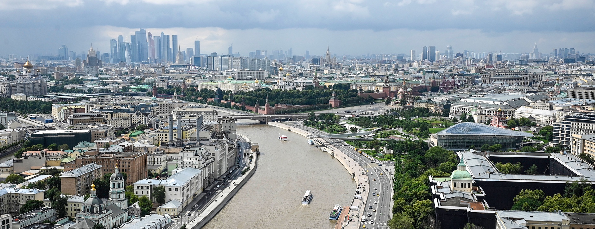 Сергей Собянин преобразил Москву и продолжает работать на благо города. Жителям уже кажется, что бурное развитие столицы - процесс неостановимый.