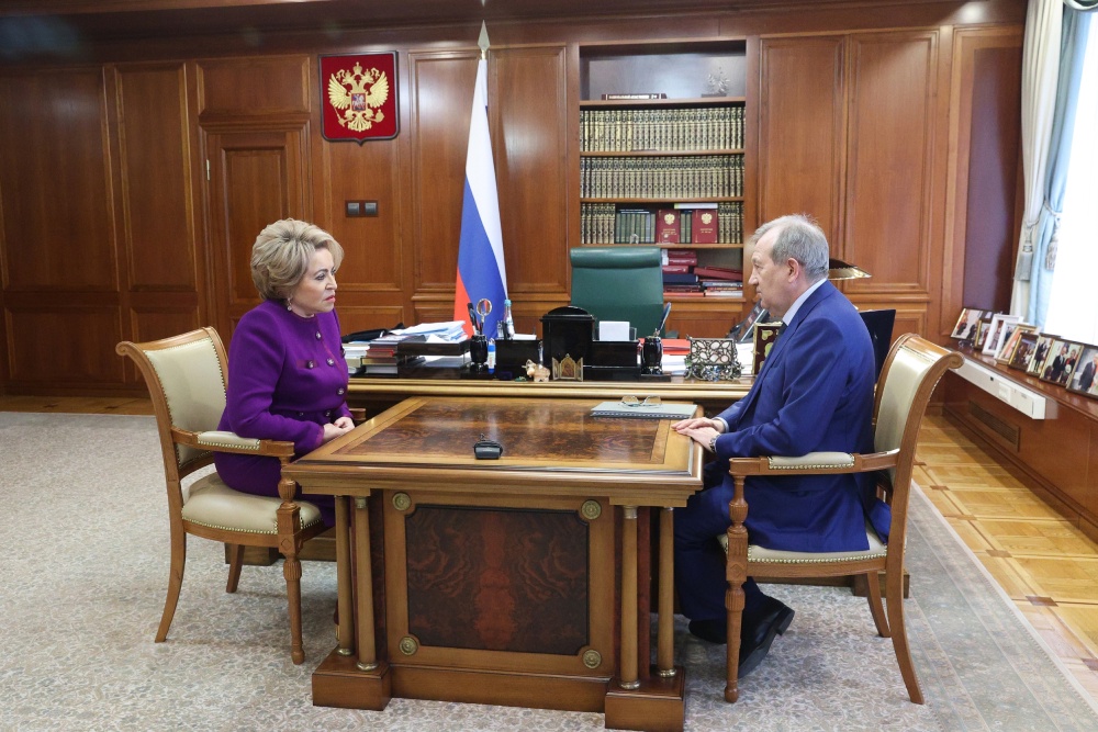 Матвиенко поблагодарила Красникова за участие при рассмотрении Стратегии пространственного развития России.