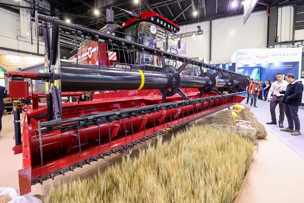 Совместные предприятия производят в том числе и сельскохозяйственную технику.