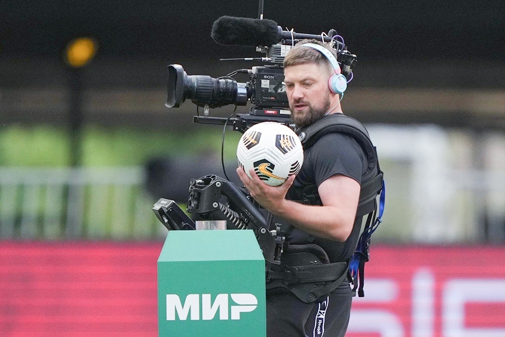 Пока эксклюзивными правами на показ Премьер-лиги владеет холдинг "Матч ТВ". Но скоро все может измениться.