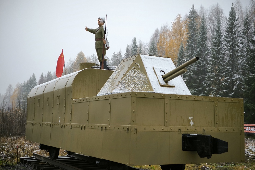 Теперь уроки истории у школьников проходят на местах боев.