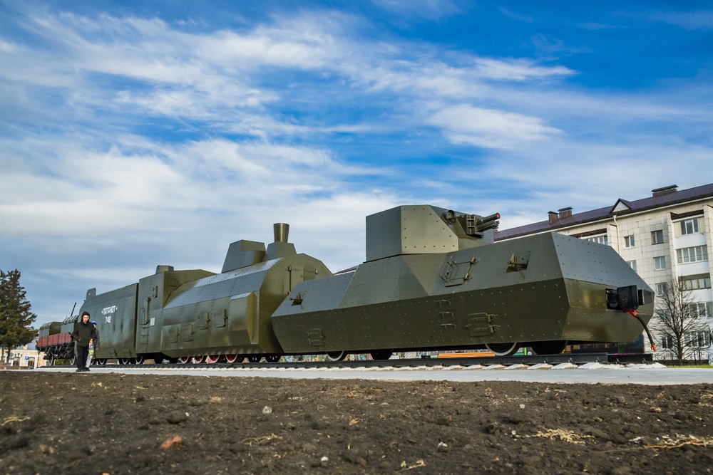 Бронепоезд стал зримым проявлением трудового подвига ишимцев.