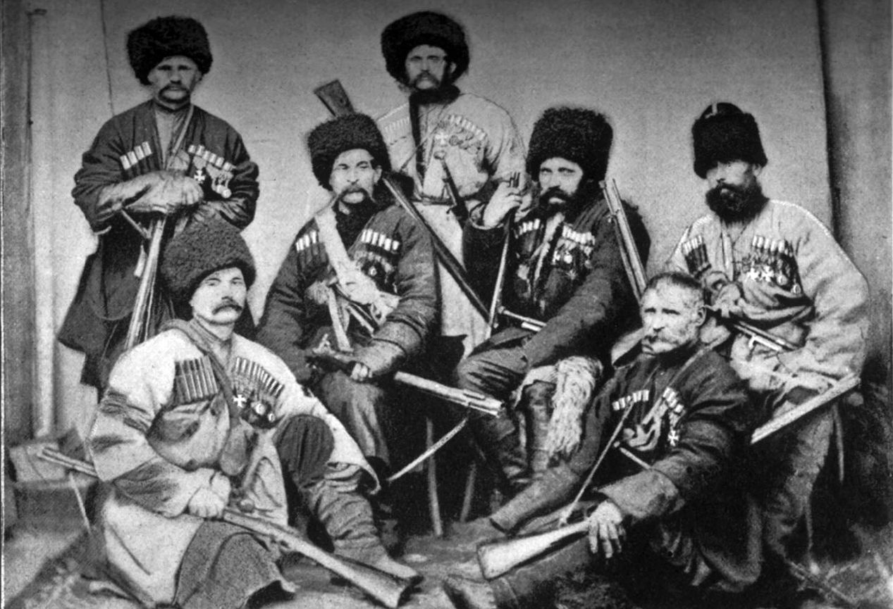 Фотография пластунов Черноморского казачьего войска, отличившихся при защите Севастополя в 1854-1855 гг.