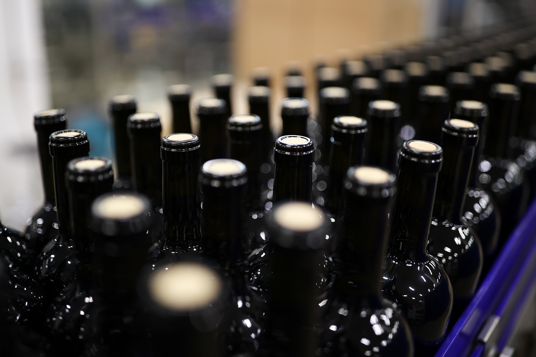 Потребление алкоголя в России упало до минимума с 1999 года. Сказались ли только привычки граждан, объяснил эксперт