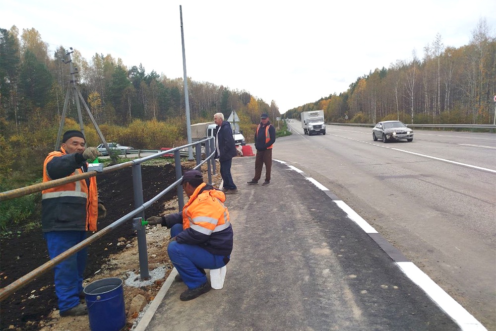 Строить остановку начали через два года после того, как проблема жителей стала достоянием общественности.