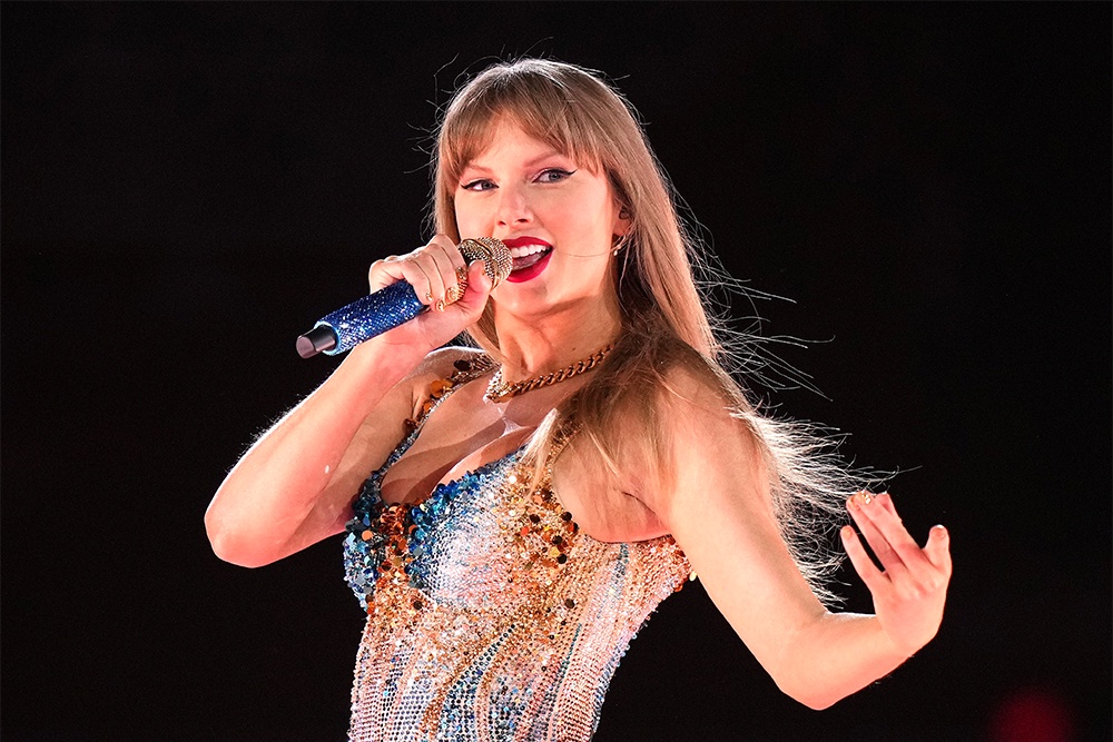 Диву даешься от откровенностей Свифт в этих ее музыкальных мемуарах в модных ритмах для дискотеки.