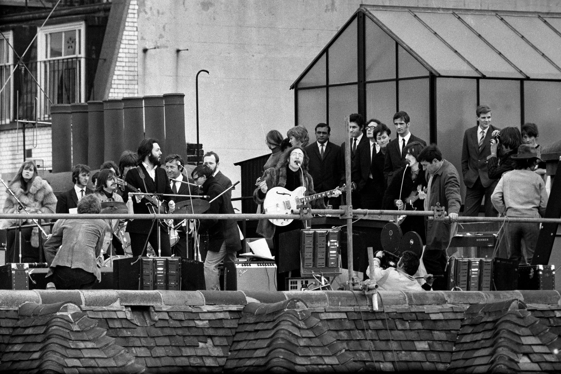 Легендарный концерт The Beatles на крыше их офиса.