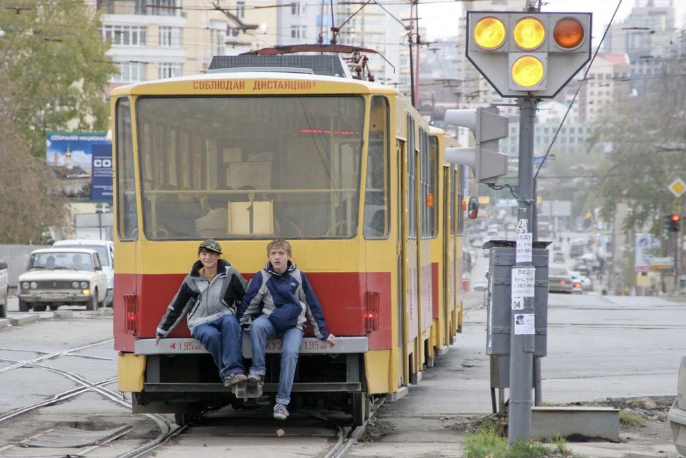 Сбиваются в стаи не только местные зацеперы, к ним едут и из других районов Екатеринбурга.