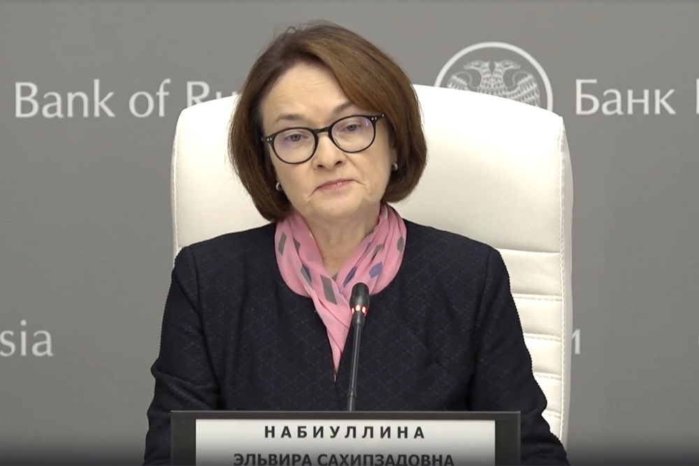 Рост цен на овощи и напряженность на топливном рынке - это те временные причины, которые привели к ускорению инфляции, заявила глава ЦБ Эльвира Набиуллина.