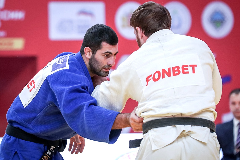 В Континентальной лиге чемпион РФ в весе до 90 кг Михаил Игольников защищает спортивную честь екатеринбургского клуба "Родина".