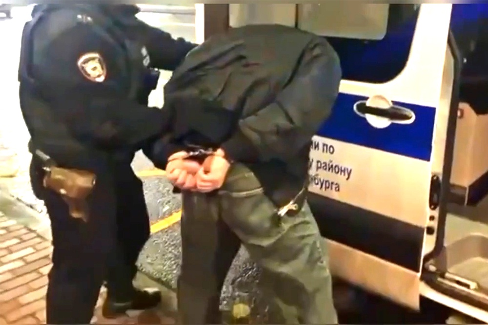 Пока оперативники поймали лишь исполнителей преступлений.