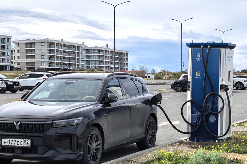 В Крым можно смело ехать на электромобиле, не боясь, что останешься без зарядки.