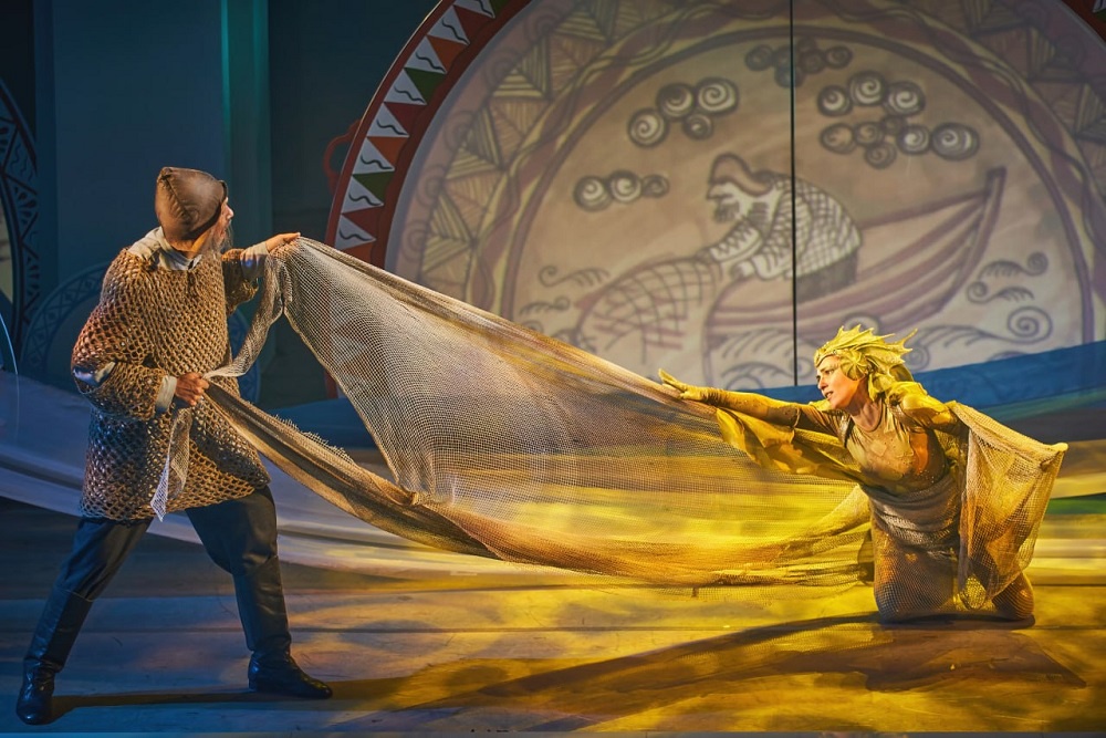 Родители охотно приводят детей в
НОВАТ на оперы по сказкам Пушкина