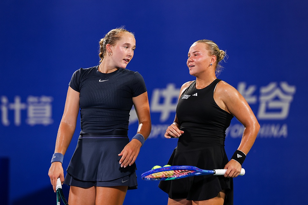 Мирра Андреева и Диана Шнайдер