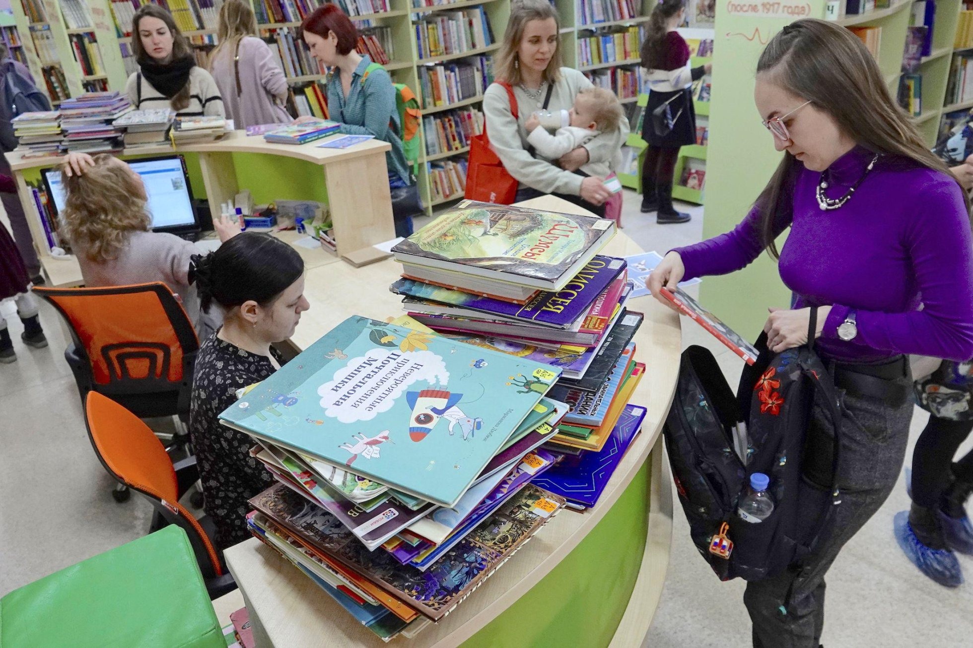 Купить книги, оформить читательский билет в библиотеку, встретиться с авторами можно будет в эти выходные на #ЧитайФесте. 