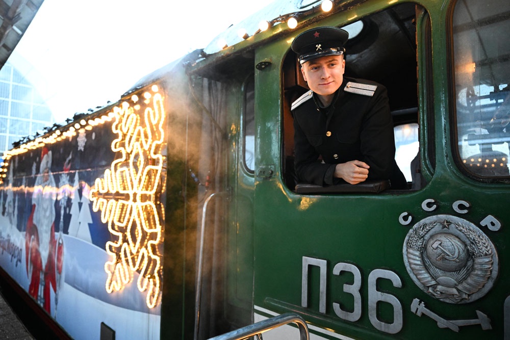 На тематическом поезде Деда Мороза до его резиденции теперь без пересадок можно добраться из Минвод, Краснодара и Ростова-на-Дону