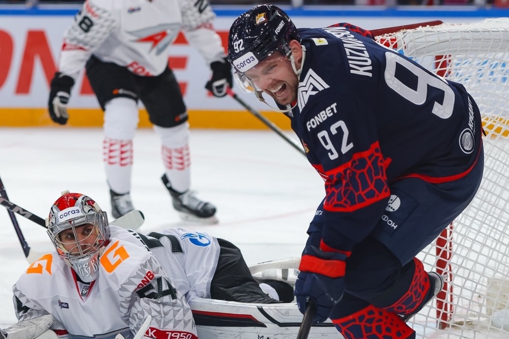 Адаптация в "Металлурге" для Евгения Кузнецова складывается непросто, но время еще есть.