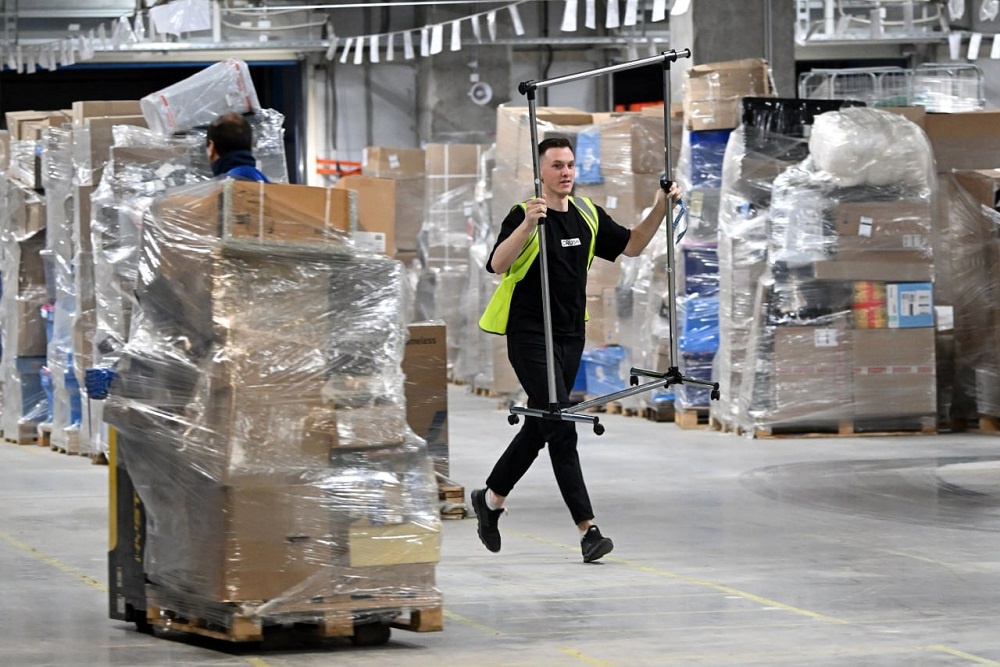 Маркетплейсы замечают растущий спрос в регионах, поэтому активно расширяют свои логистические мощности