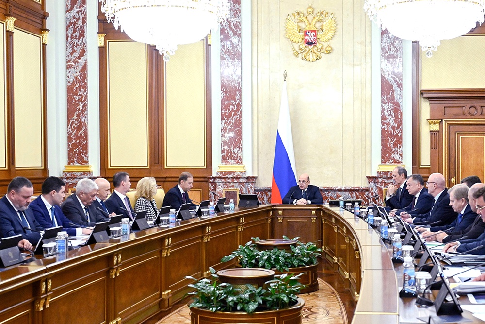 Михаил Мишустин попросил Минобрнауки завершить все процедуры, чтобы определить кандидатов и приступить к выплате стипендий.