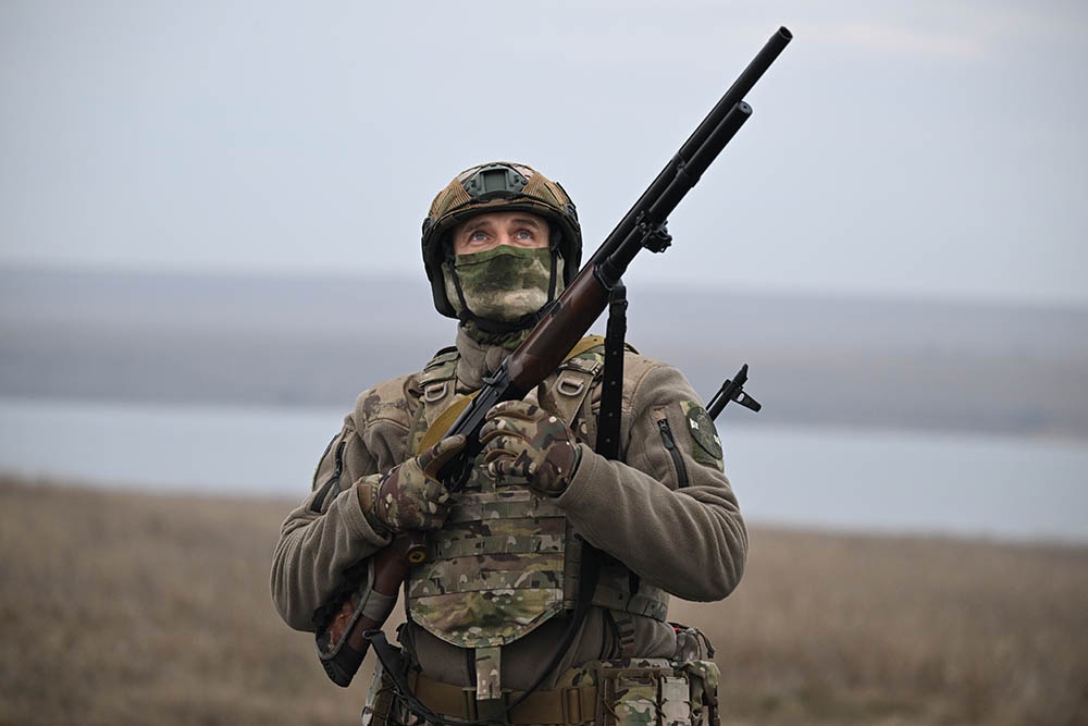 В Крыму "барсовцы" уже более года стоят на страже неба. Им доверено сбивать украинские дроны. 