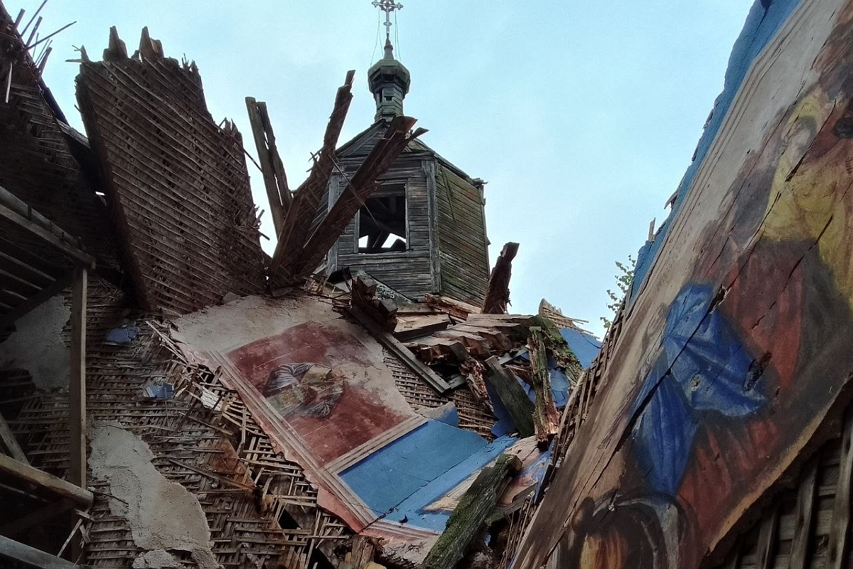 Храм в деревне Пестово Тверской области рухнул в середине октября. Храм в деревне Пестово Тверской области рухнул в середине октября.