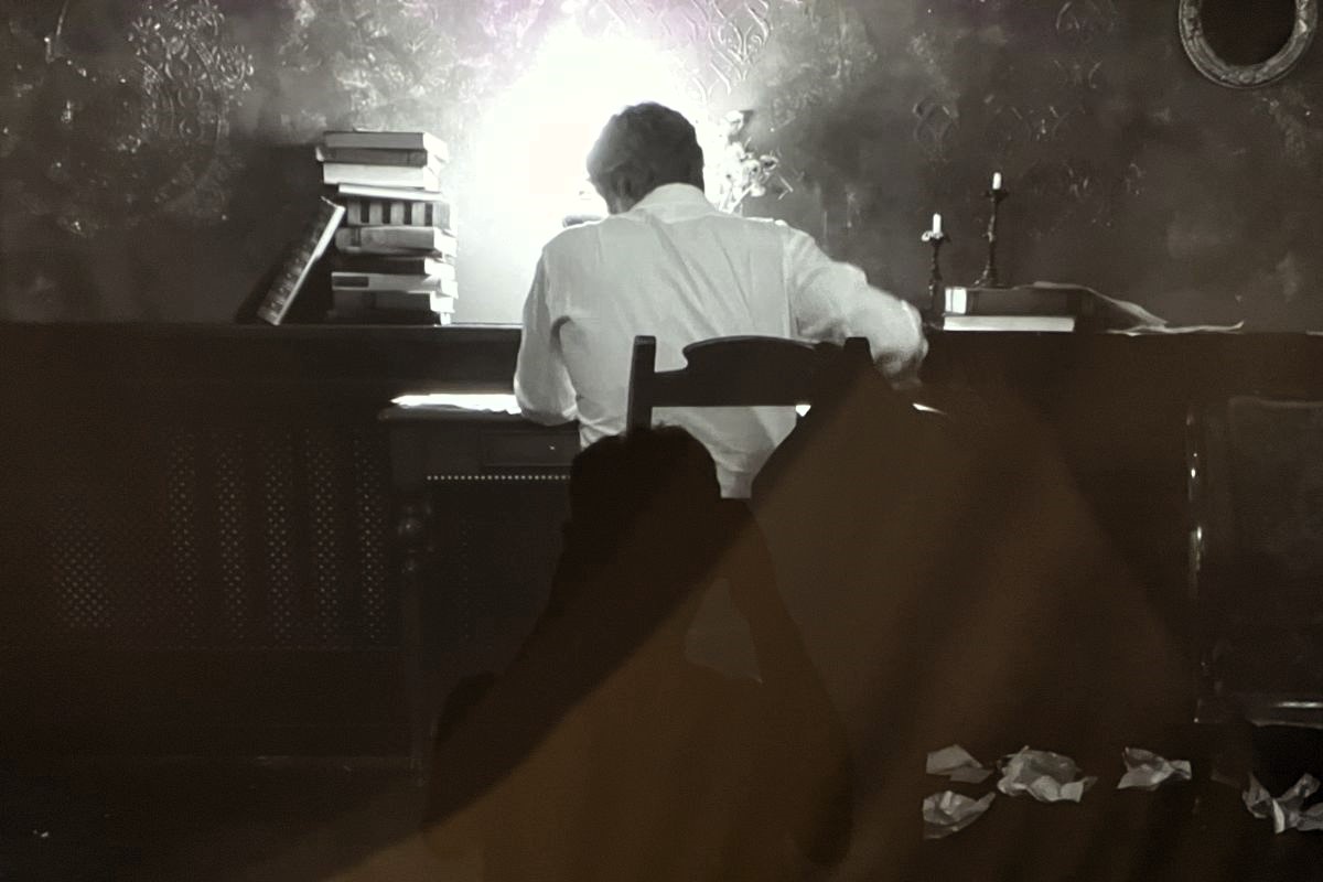 Инсталляция во втором зале выставки.   Инсталляция во втором зале выставки.