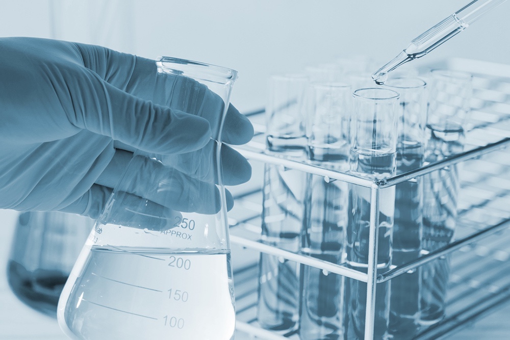 "В проекте остались лазейки": Помогут ли новые правила денатурации метанола в борьбе с отравлениями?