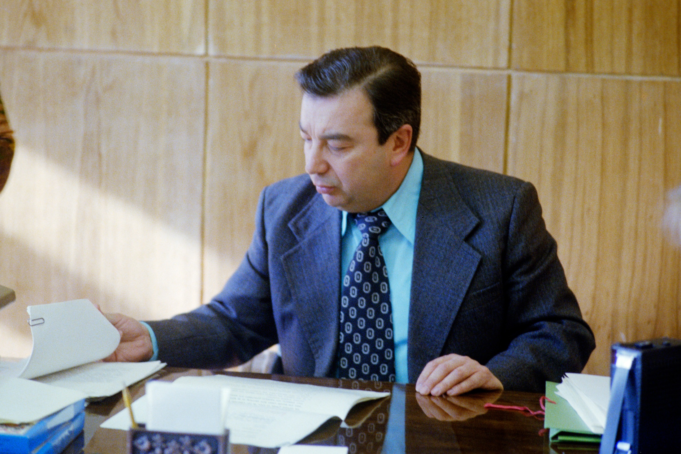 Академик Академии наук СССР, директор Института востоковедения Академии наук СССР Евгений Максимович Примаков. 1979 год.