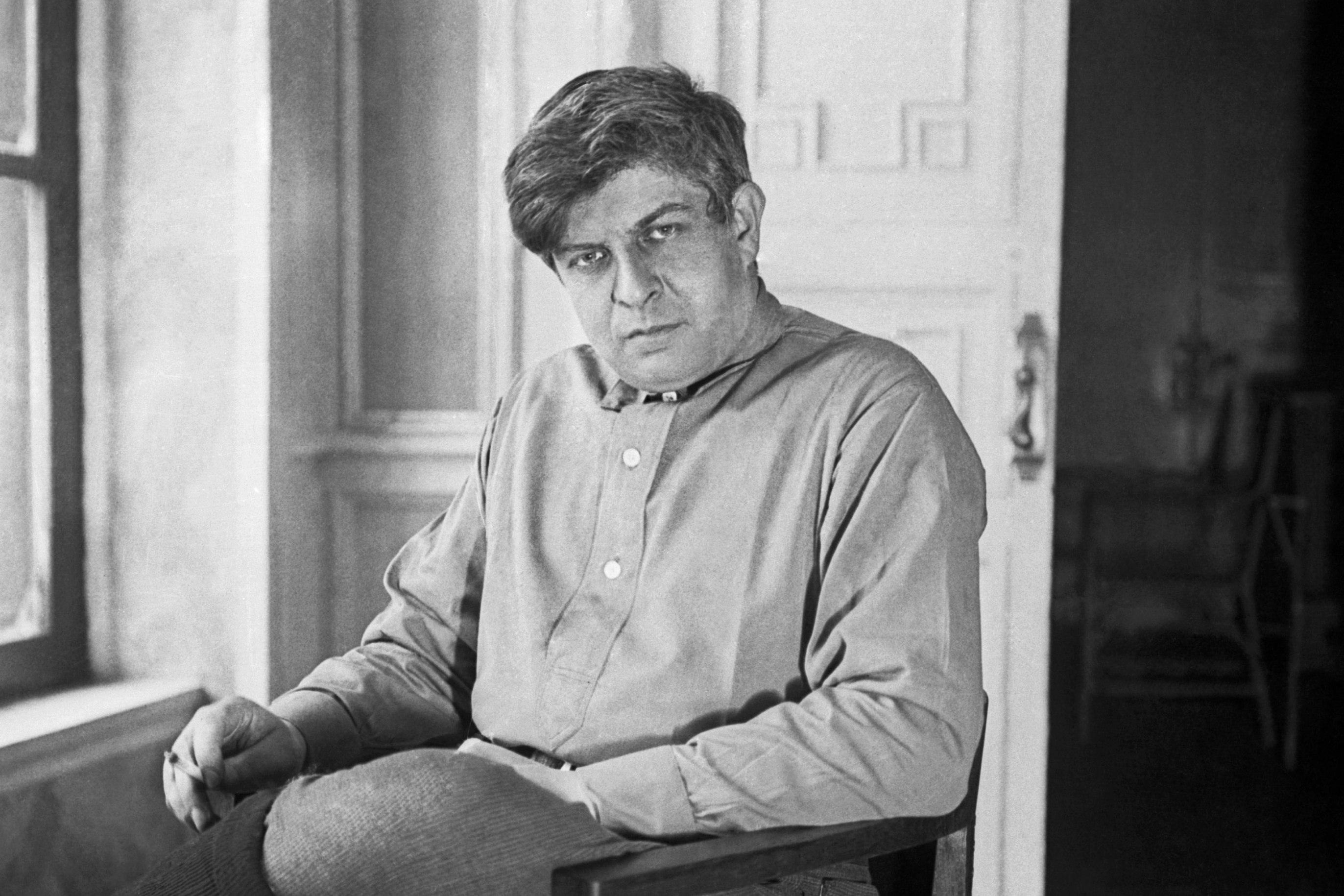 Советский поэт, драматург, переводчик Эдуард Георгиевич Багрицкий. Начало 1930-х