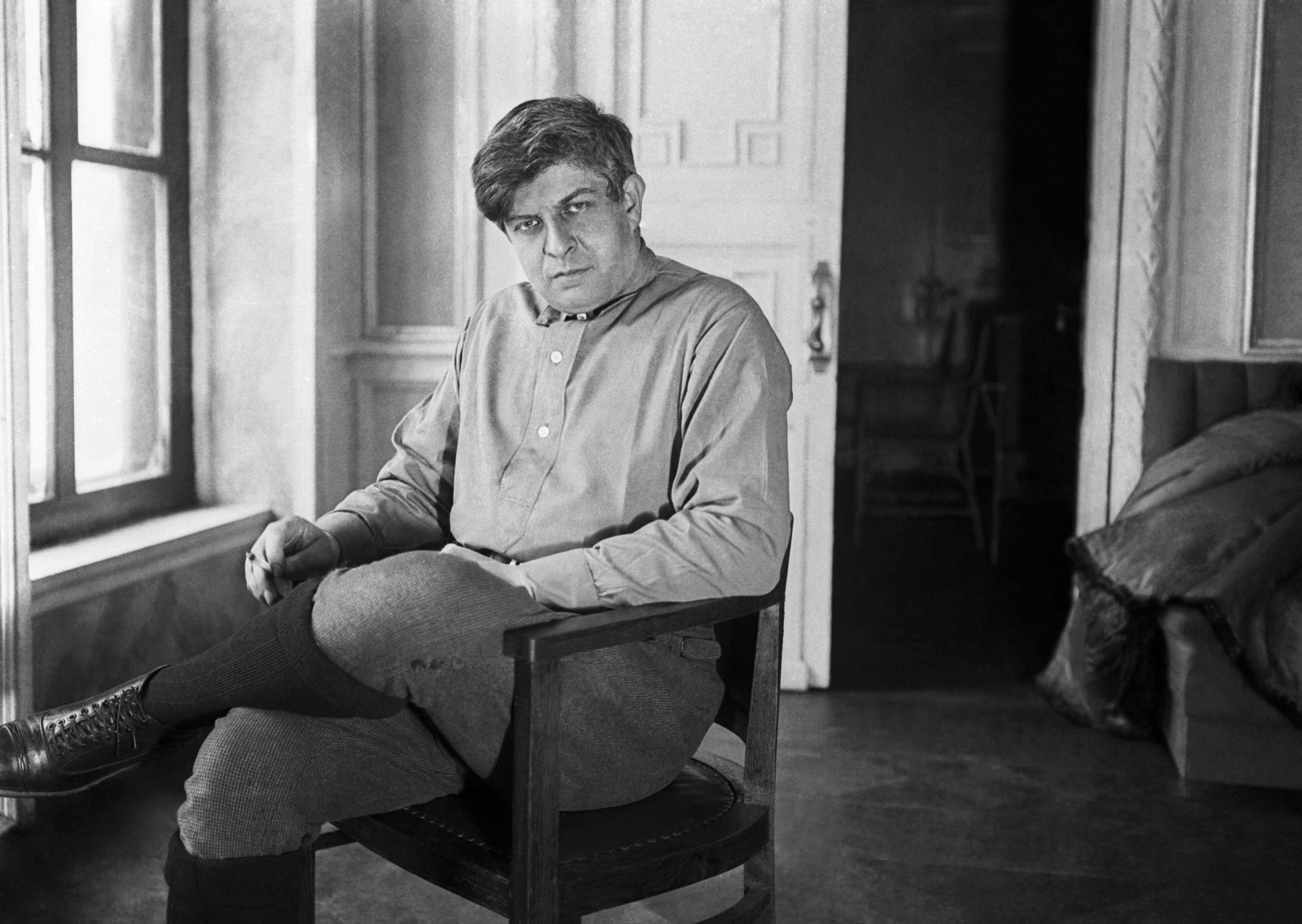 Советский поэт, драматург, переводчик Эдуард Георгиевич Багрицкий. Начало 1930-х